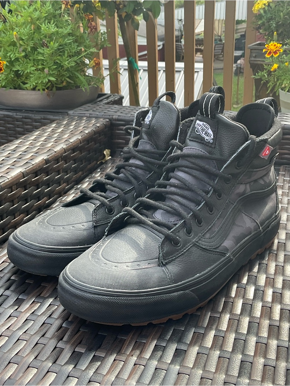 VANS  Gray Camo Ultracush Pro MTE. Like New! Men’s 11.5.